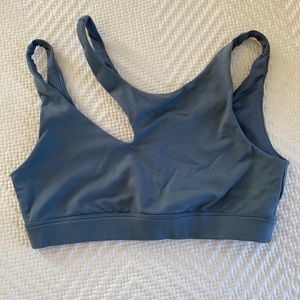 Alo yoga peak bra
